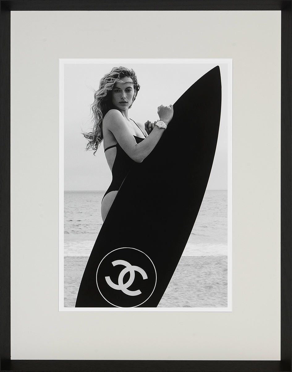 Wandbild Coco Model with Surfboard