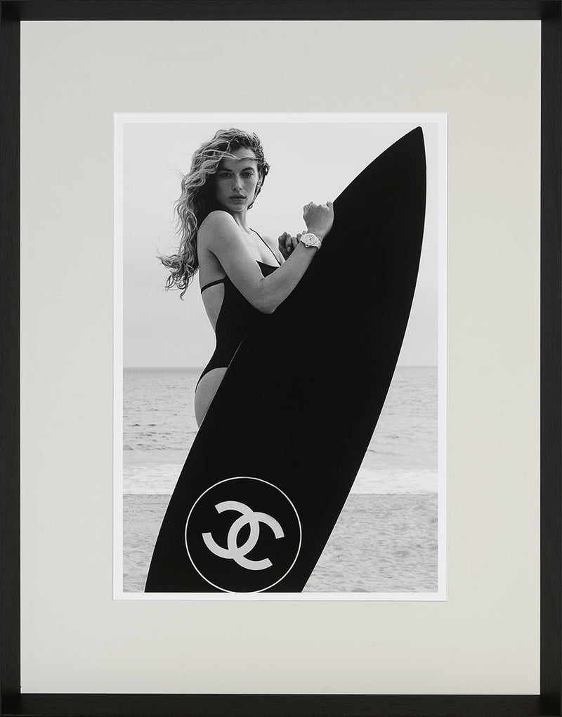 Wandbild Coco Model with Surfboard